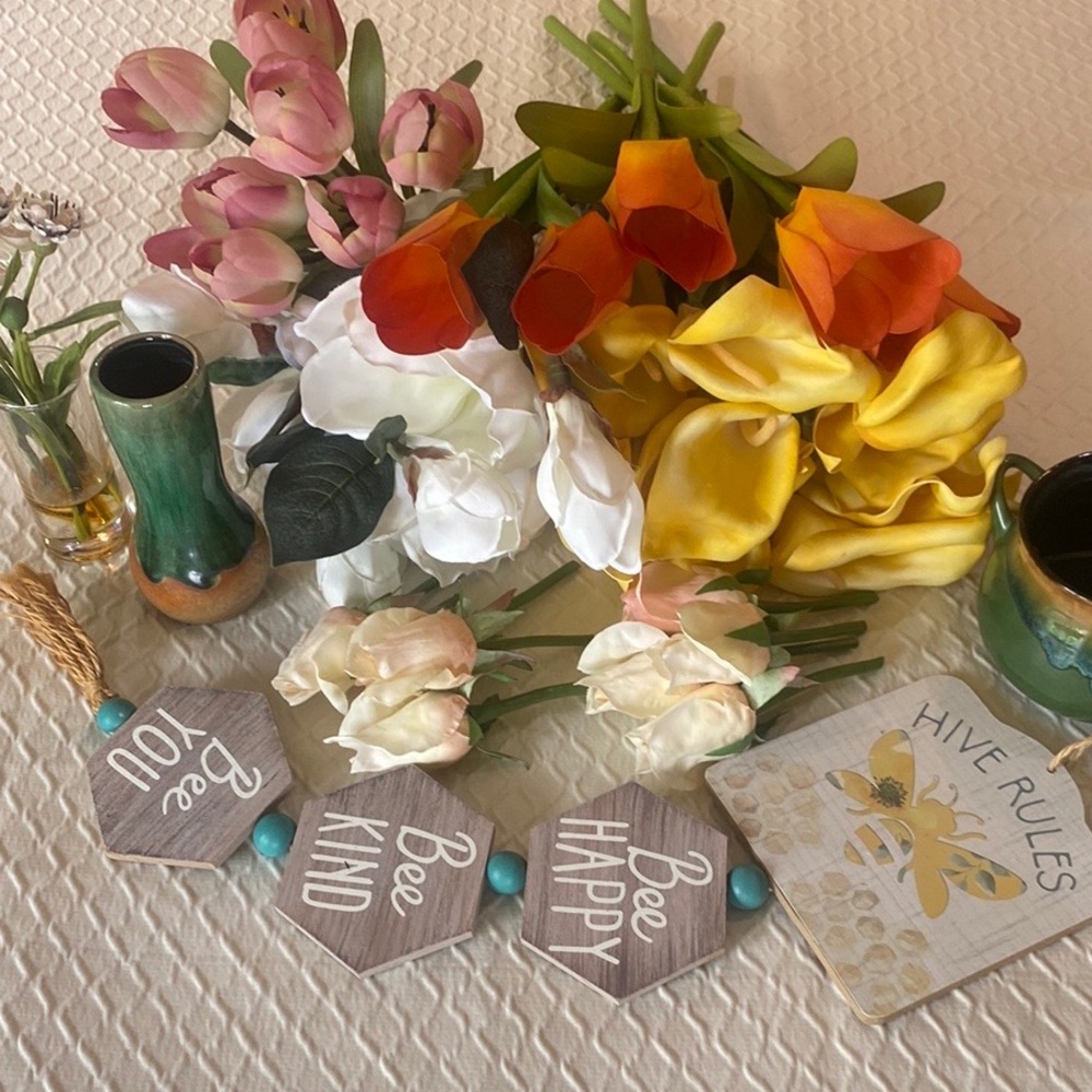 Home Decor Bundle. Faux Flowers, Wooden Sign, Ceramics. Gently used.